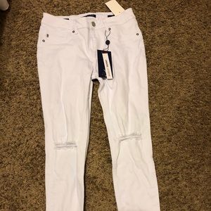 White skinny jeans